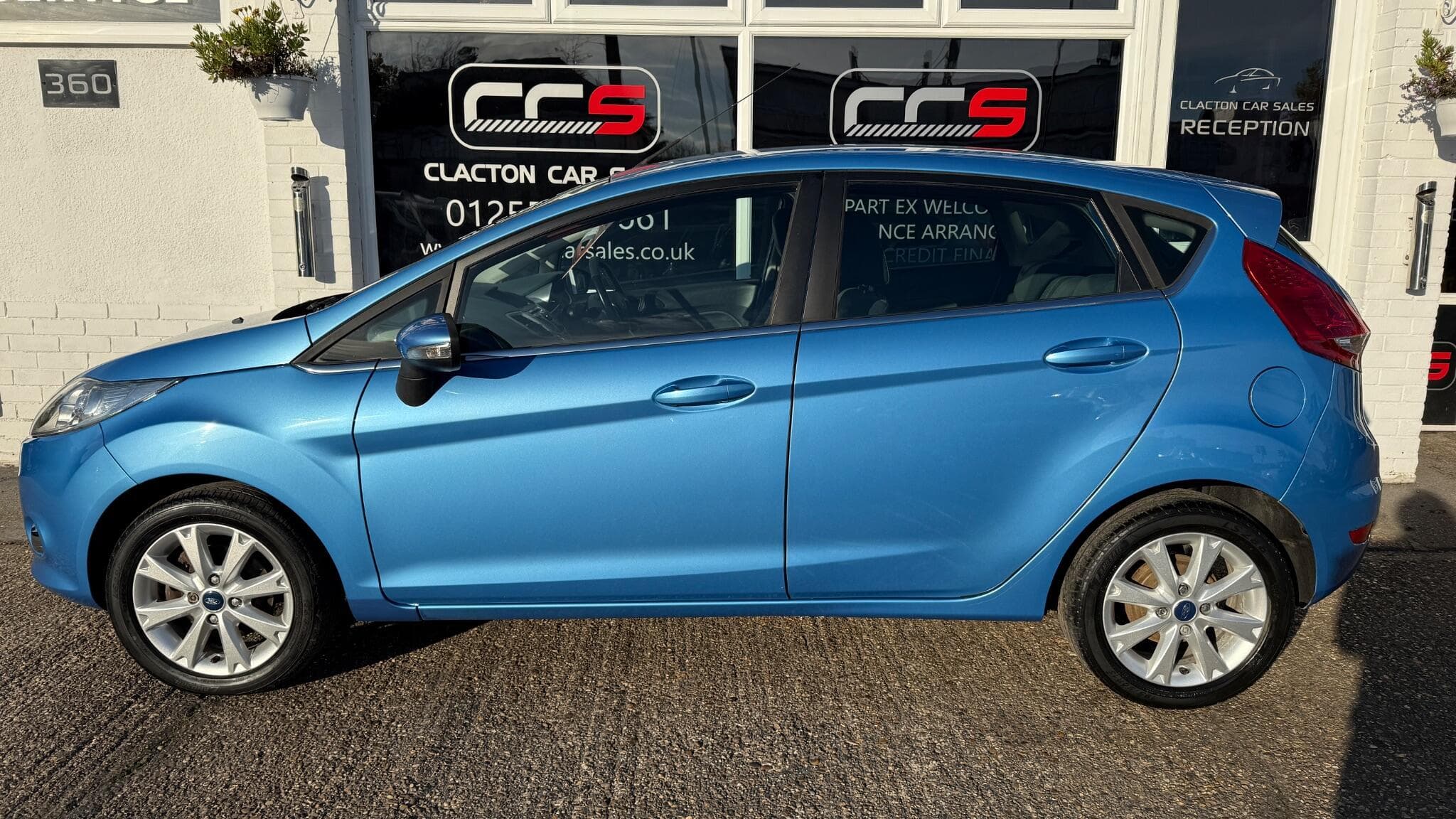 2010 Ford Fiesta - Image 4