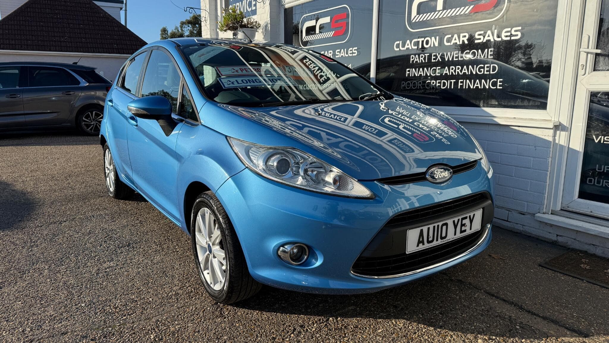 2010 Ford Fiesta - Image 1