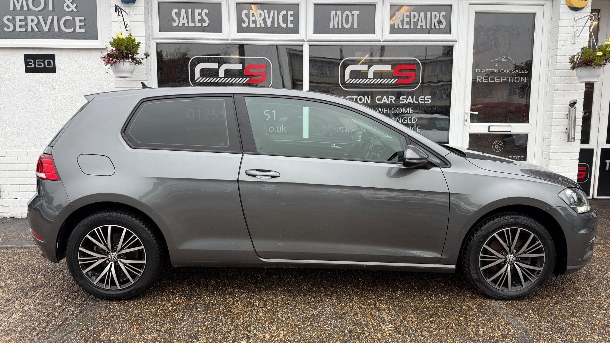 2017 Volkswagen Golf - Image 8