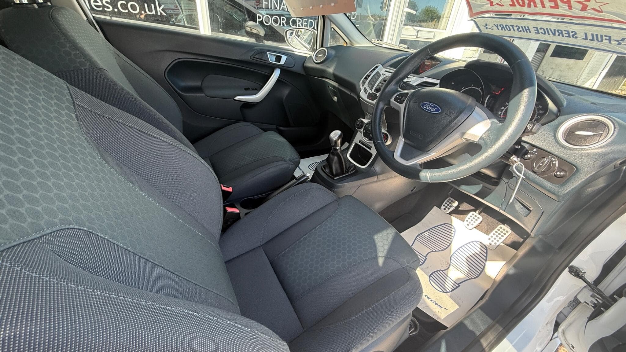 2012 Ford Fiesta - Image 9