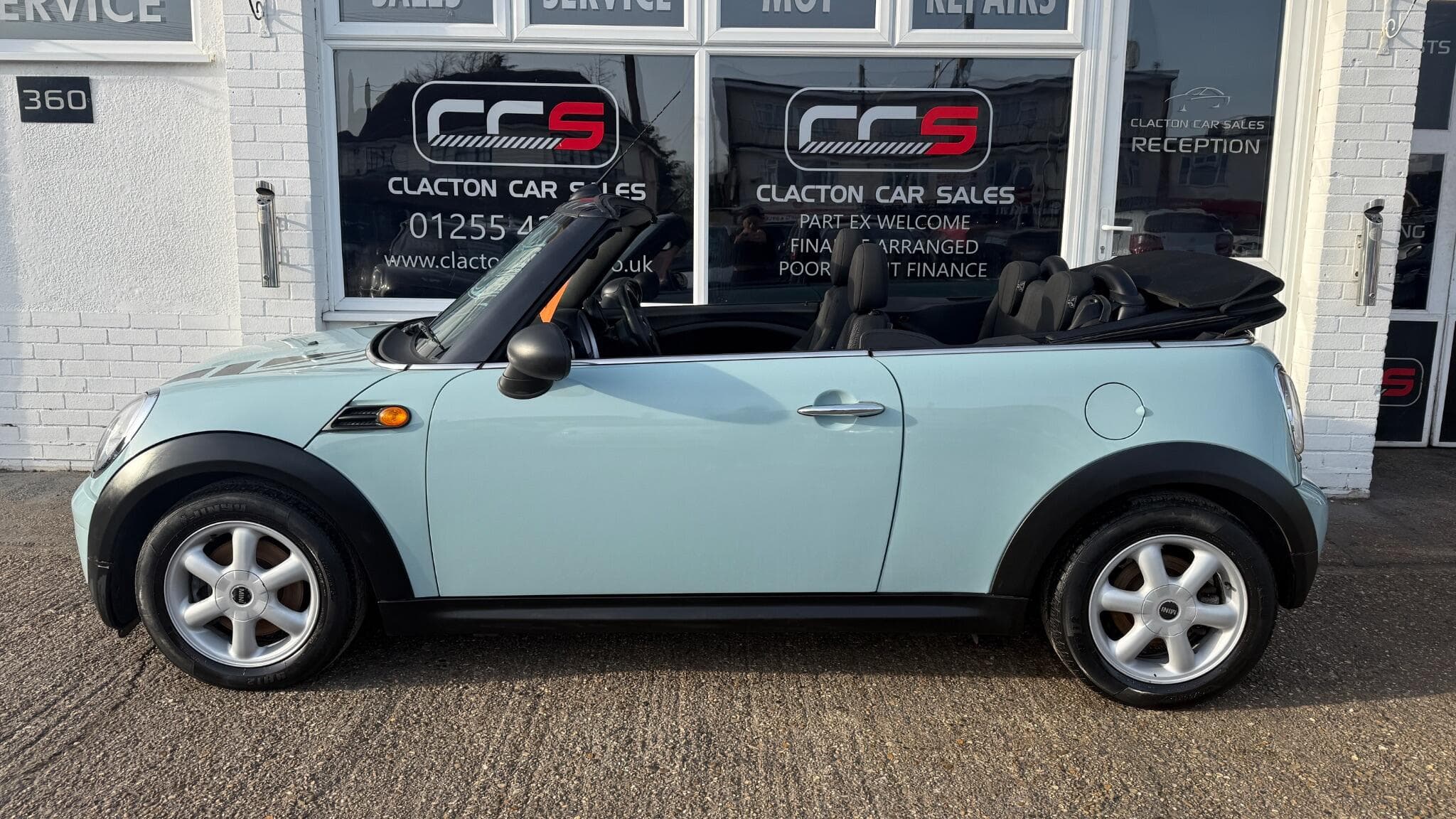 2012 MINI Convertible - Image 4