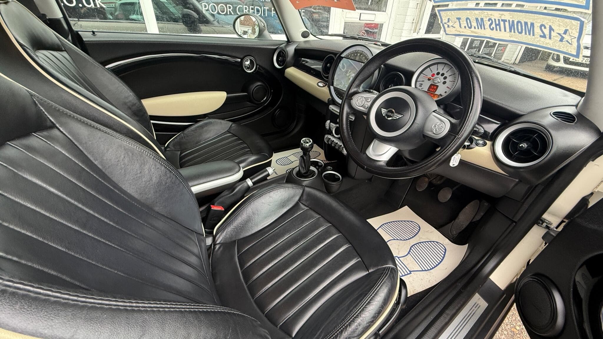 2009 MINI Hatch - Image 9