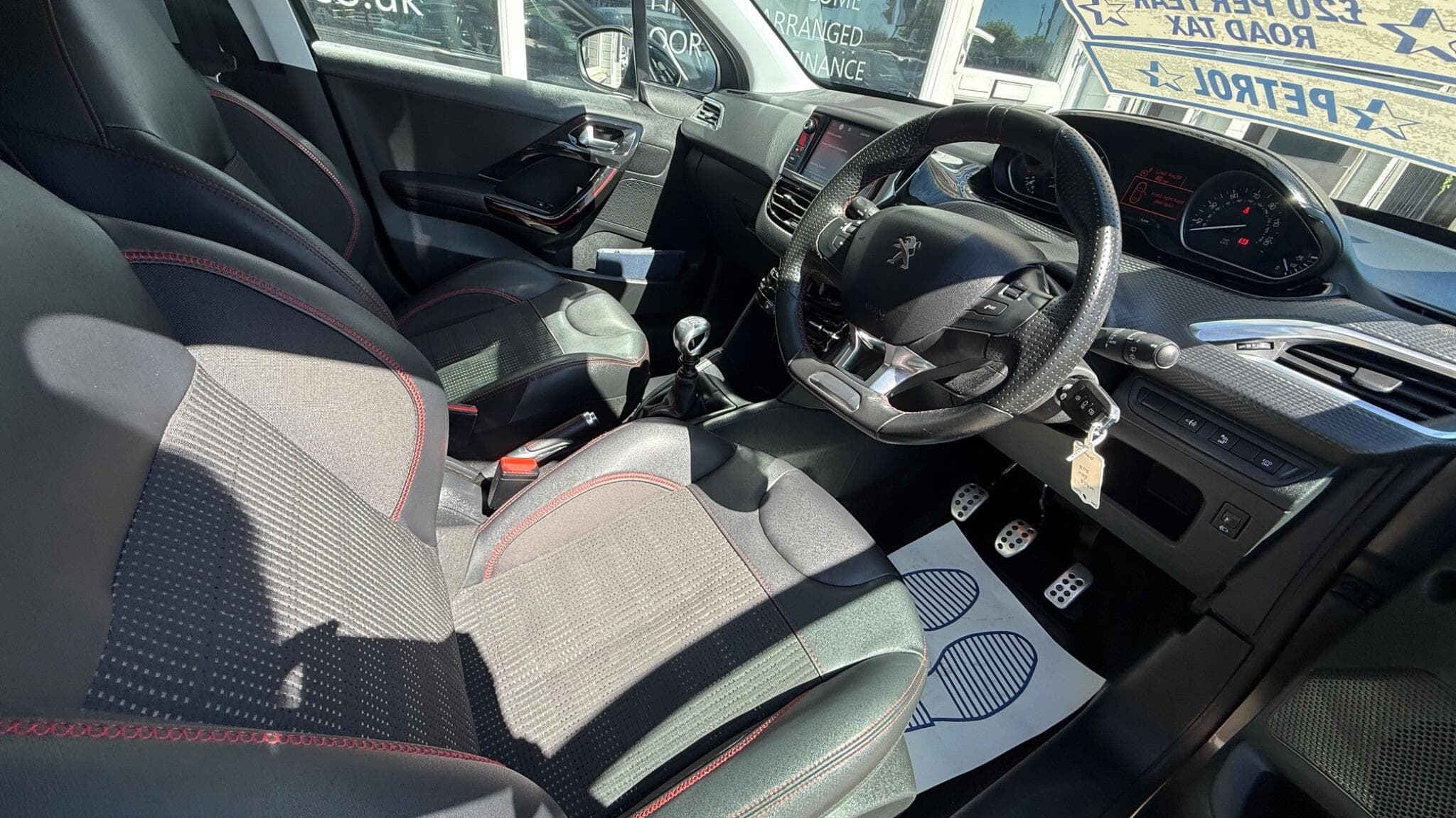 2018 Peugeot 208 - Image 9