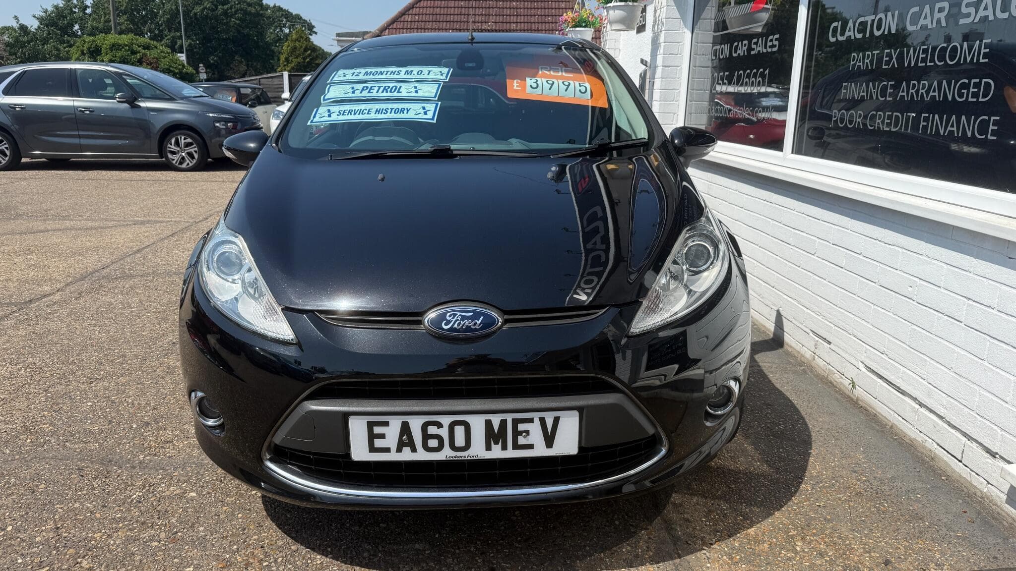 2010 Ford Fiesta - Image 2