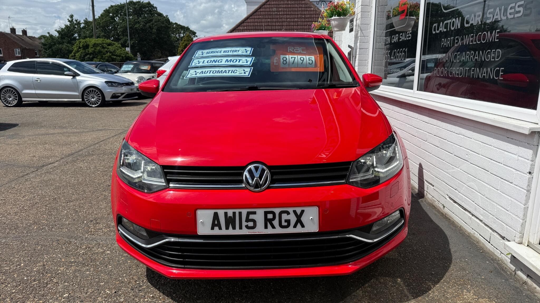 2015 Volkswagen Polo - Image 2