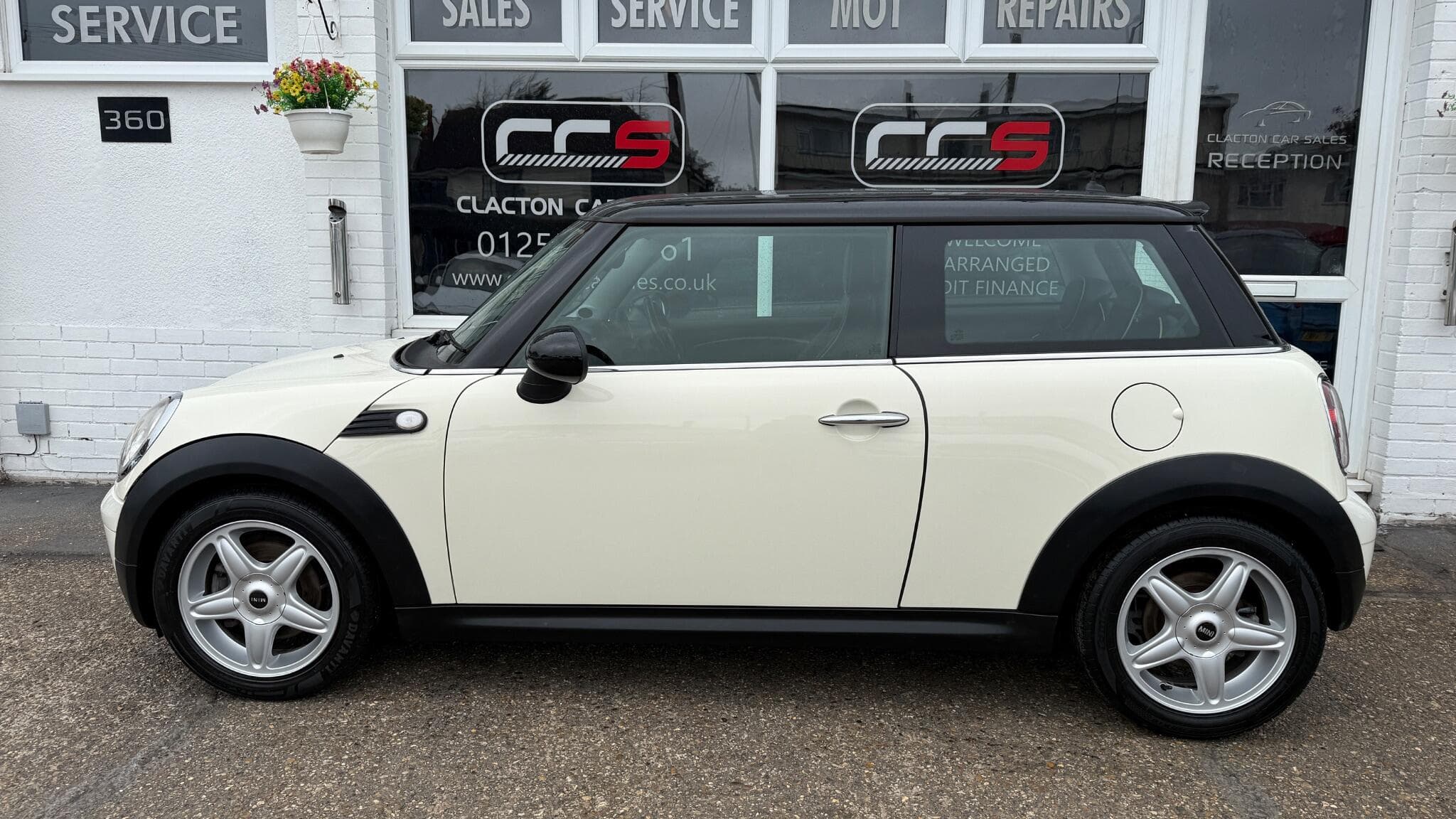 2009 MINI Hatch - Image 4
