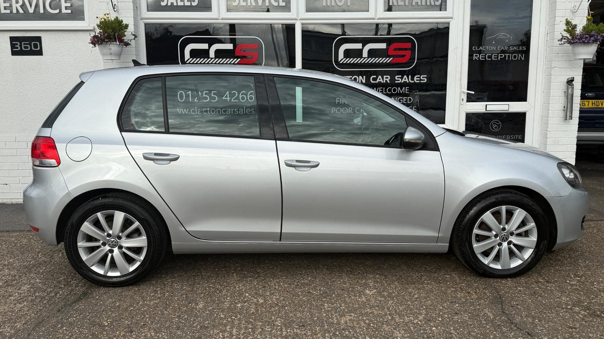 2010 Volkswagen Golf - Image 8