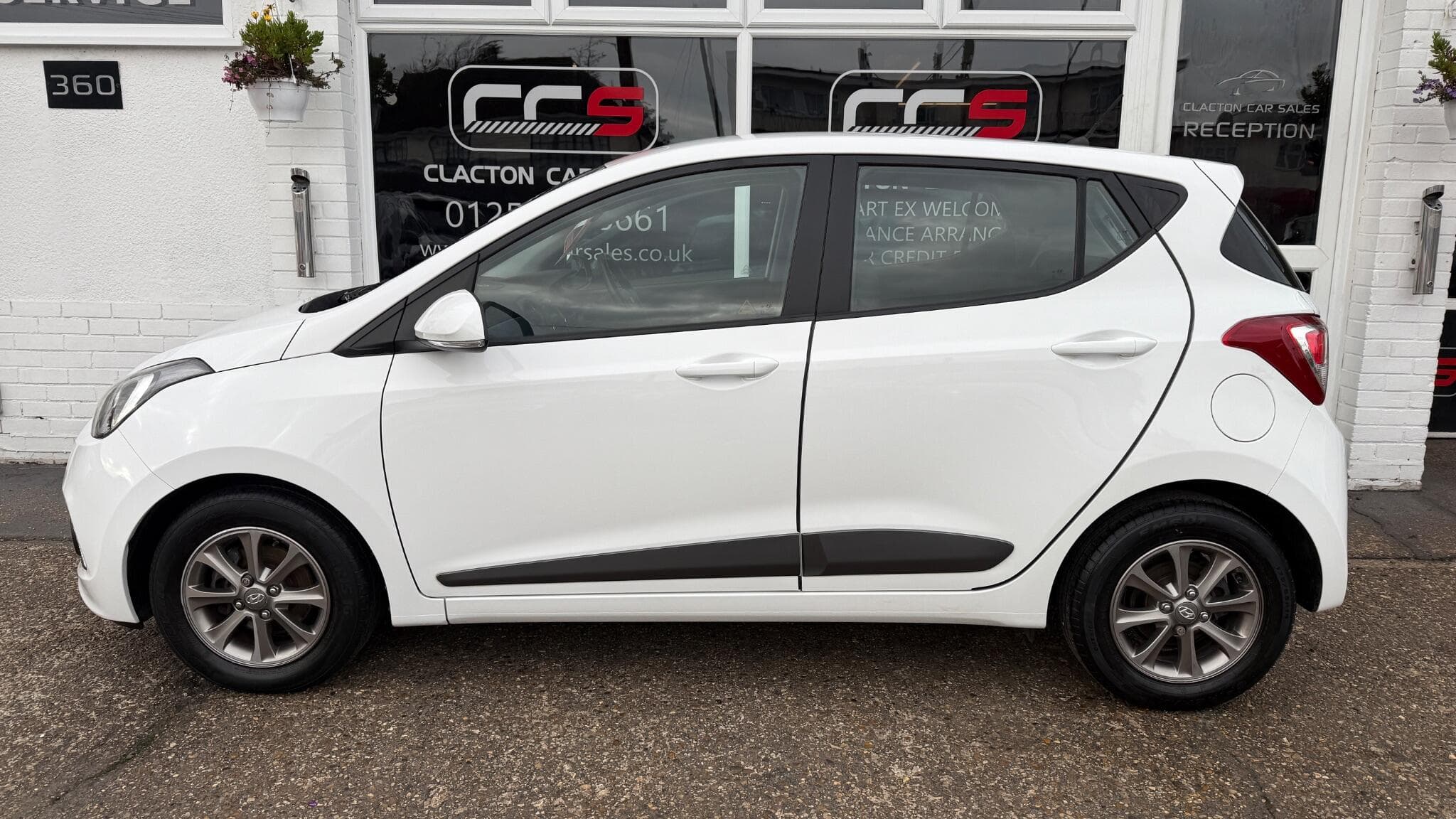 2015 Hyundai i10 - Image 4