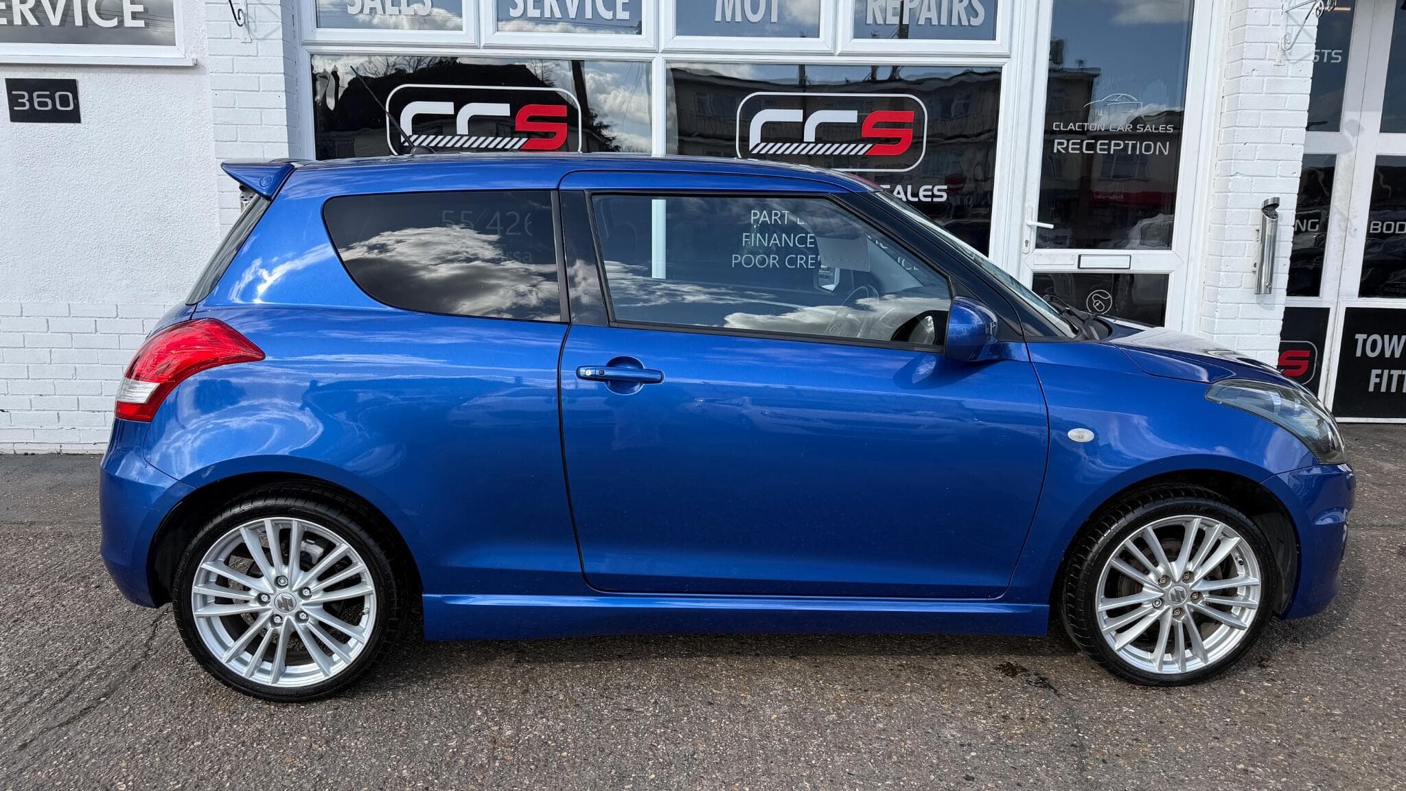 2015 Suzuki Swift - Image 8