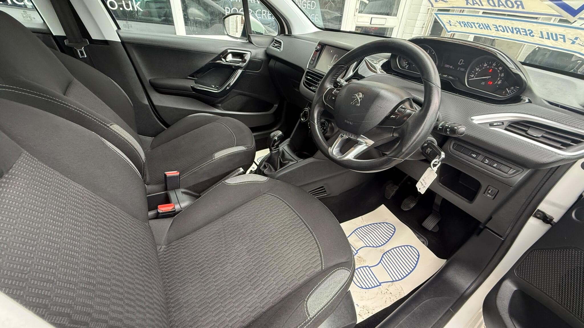 2015 Peugeot 208 - Image 9