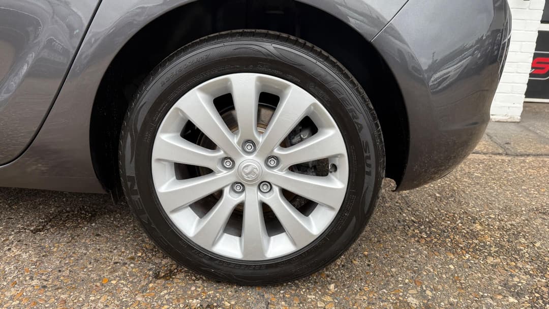 Car Image 19