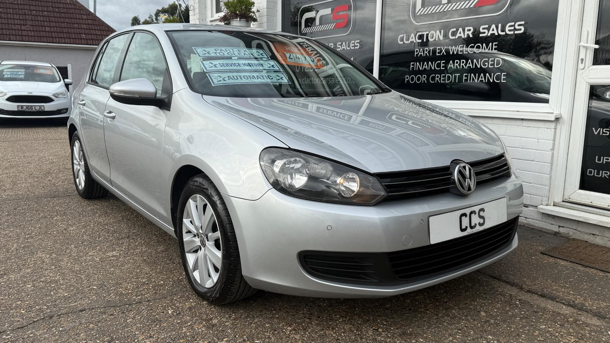 2010 Volkswagen Golf - Image 1