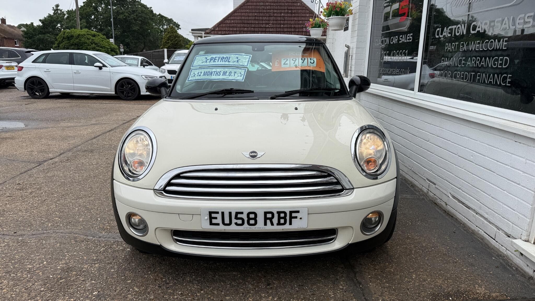 2009 MINI Hatch - Image 2