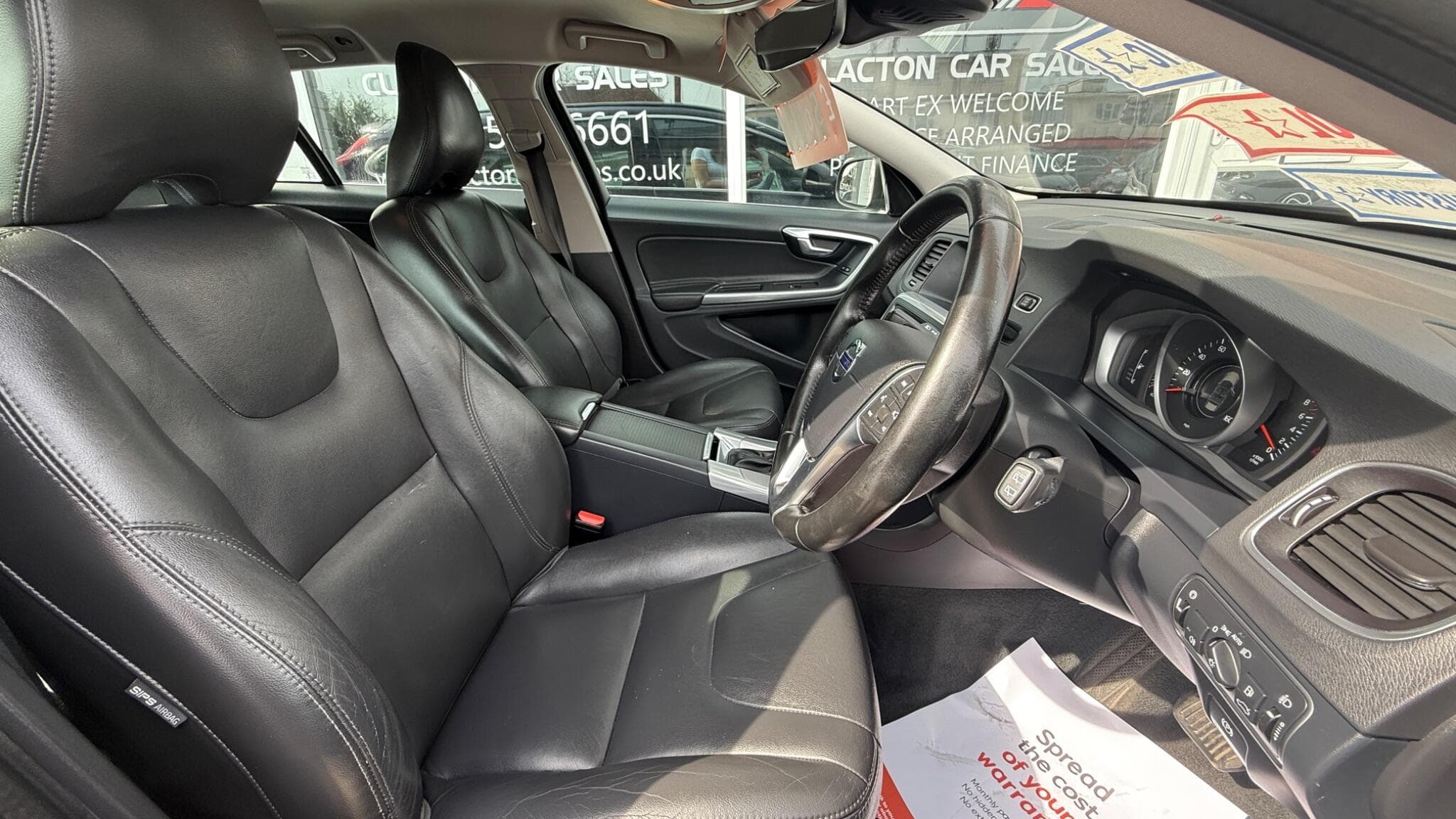 2017 Volvo V60 - Image 9