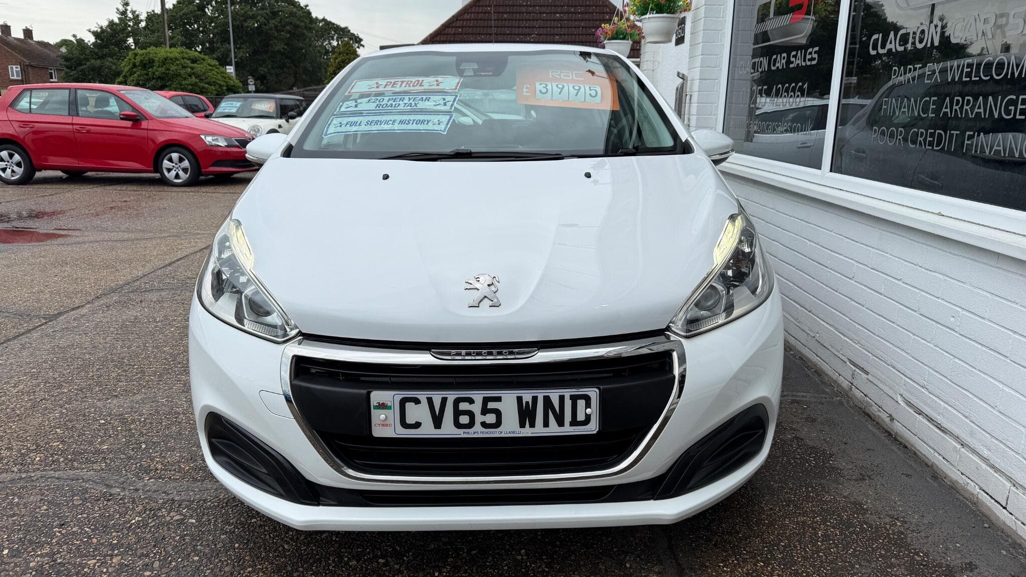 2015 Peugeot 208 - Image 2