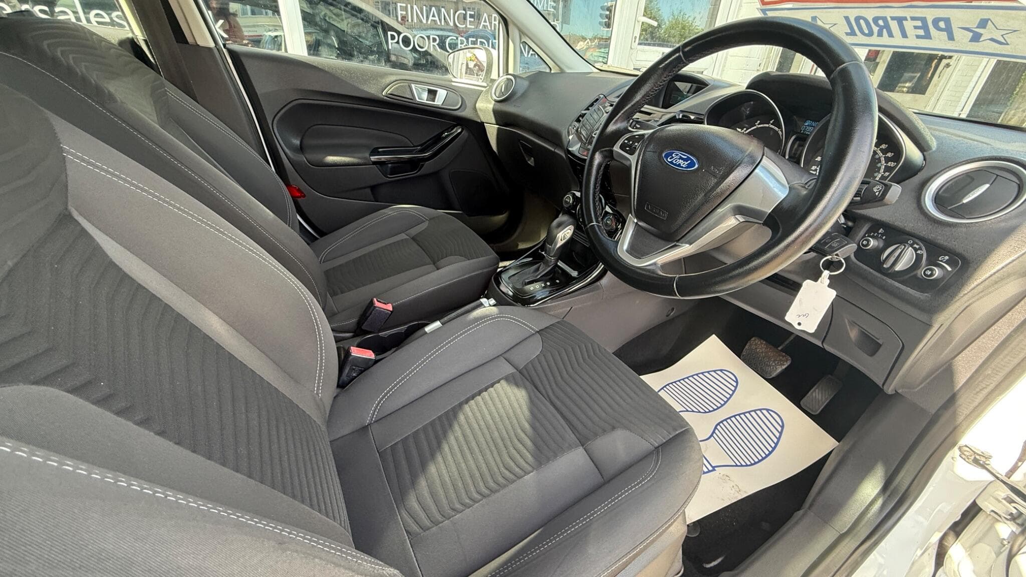 2013 Ford Fiesta - Image 9