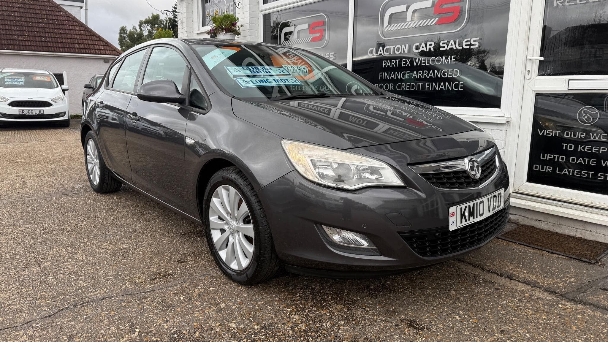 2010 Vauxhall Astra - Image 1