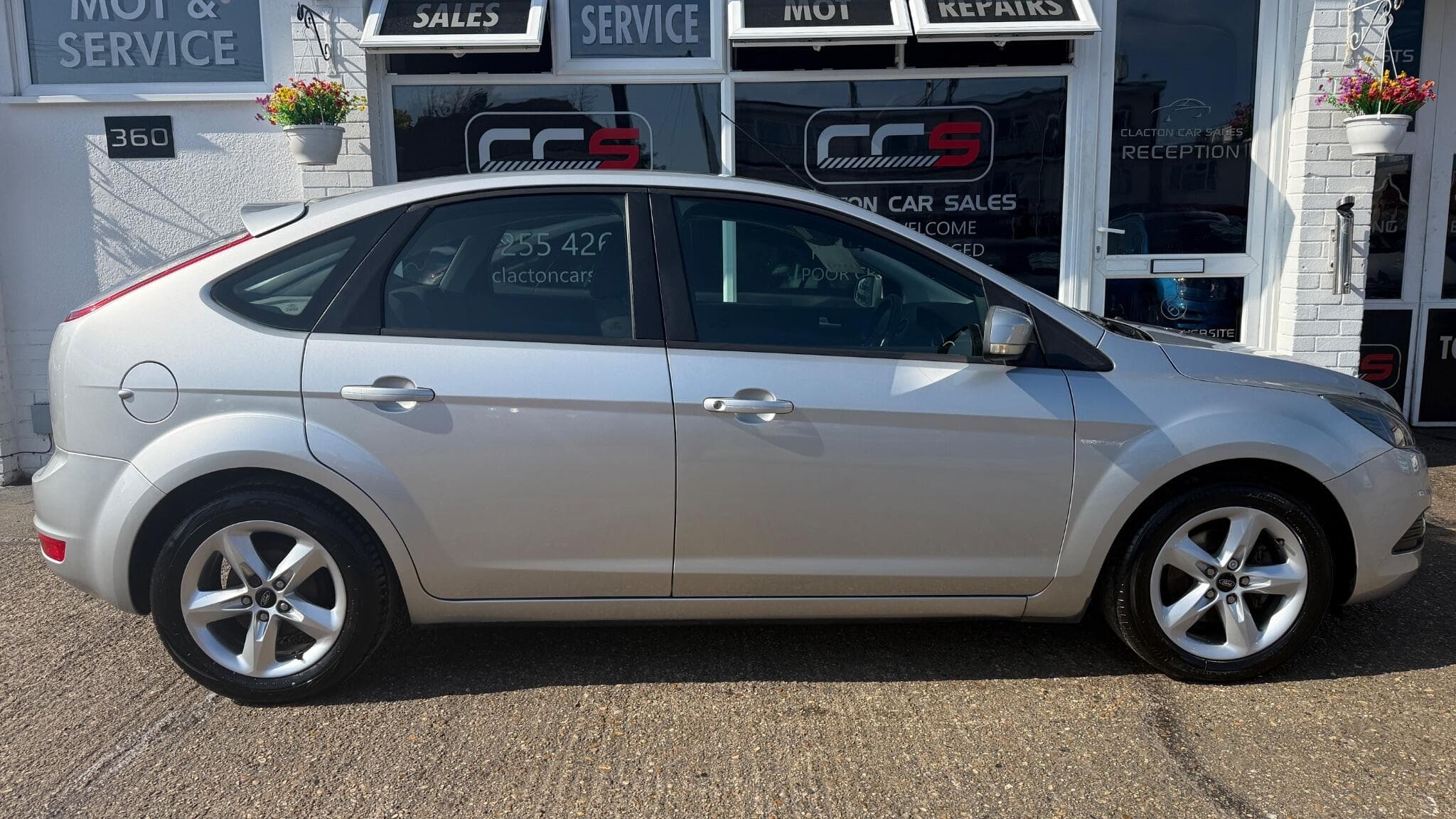 2009 Ford Focus - Image 8