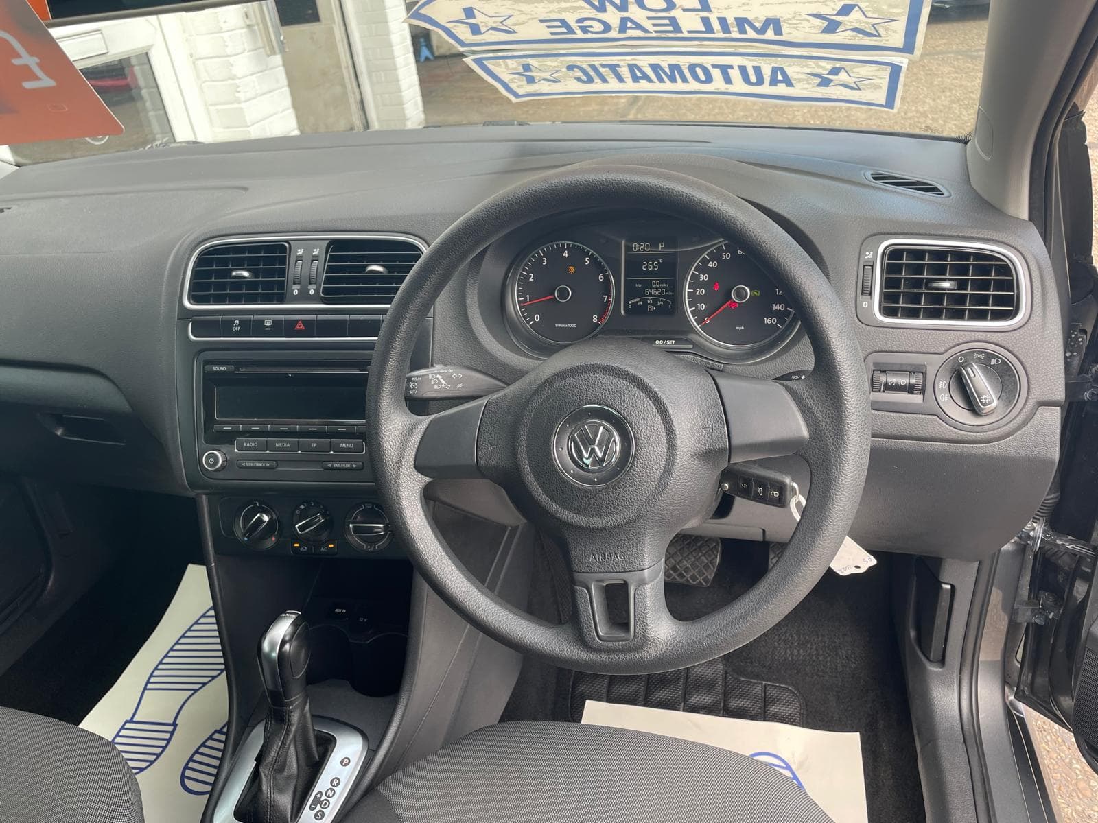2013 Volkswagen Polo - Image 9